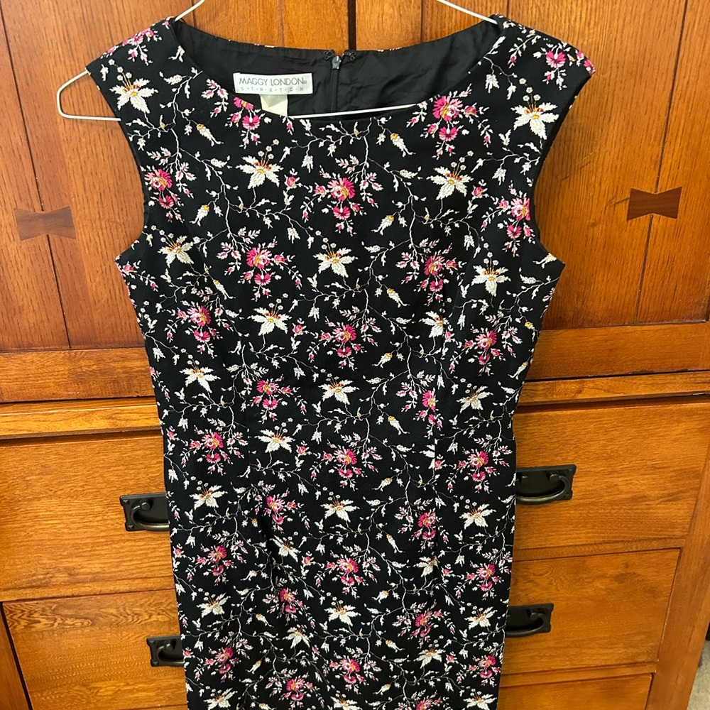 Maggie London Stretch Dress. Size 10. Like New.